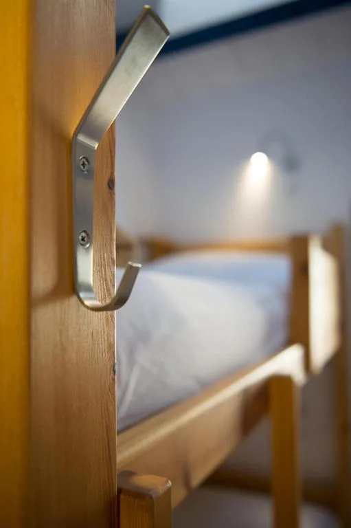 Bett im gemischten Schlafsaal mit 8 Betten — Crux Albergue