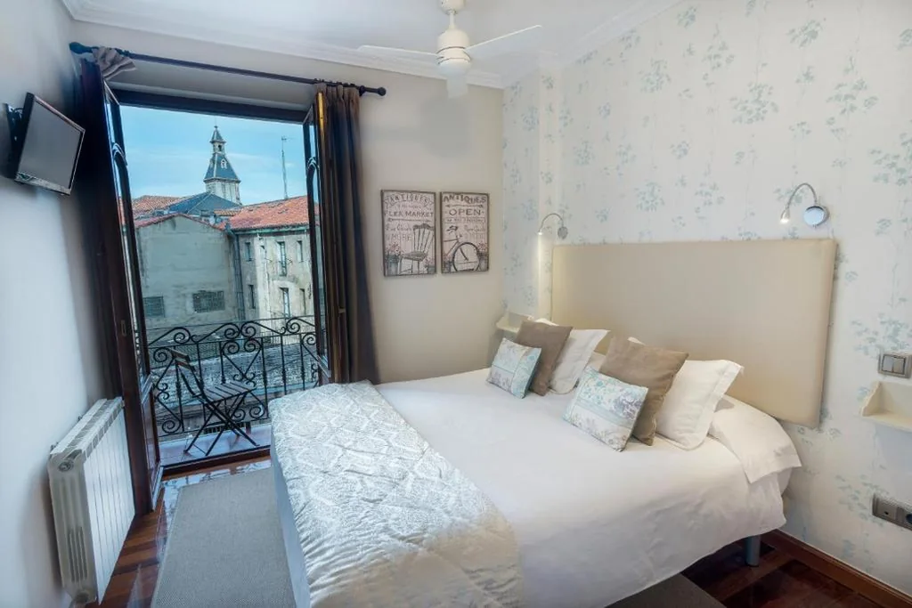 Cuatro Caminos Rooms