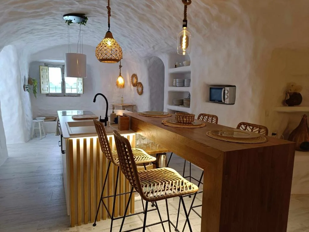 Villa with Private Pool — Cueva OTTO Familiar Privada