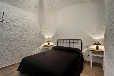 Cueva Solano — Foto 2