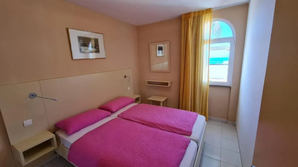 Apartamento de 1 dormitorio (2 adultos) — Cura Sol