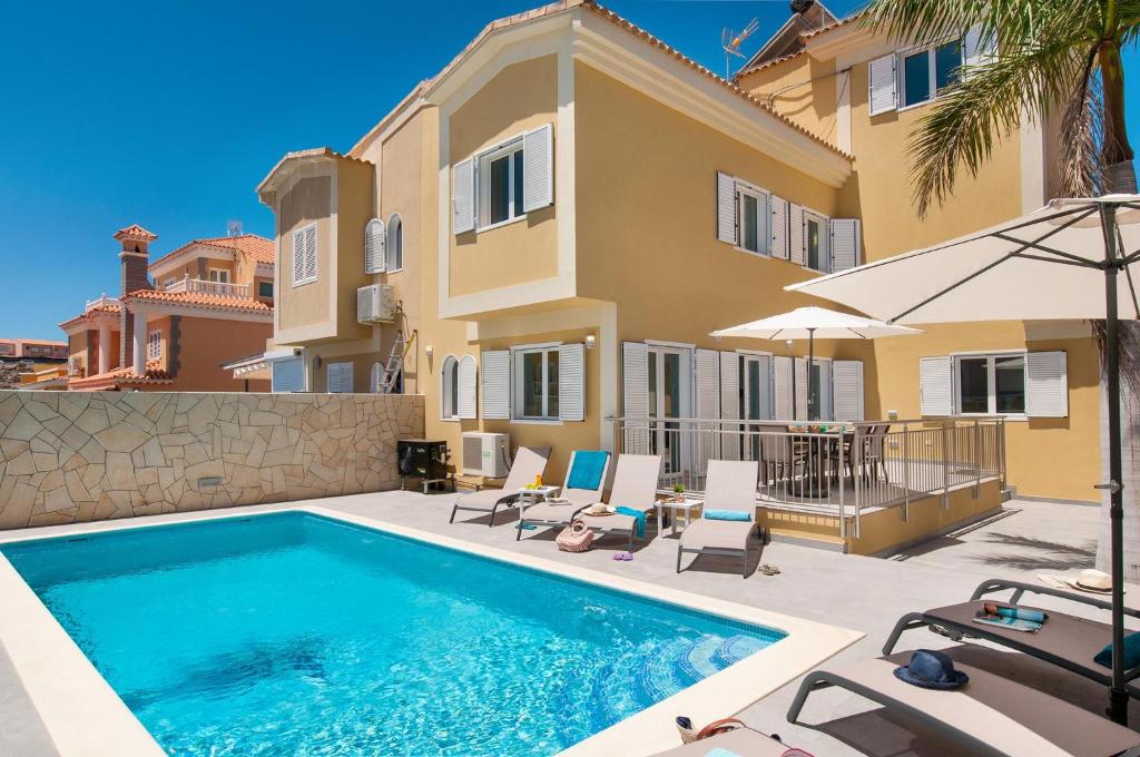 Curie with Pool by VillaGranCanaria
