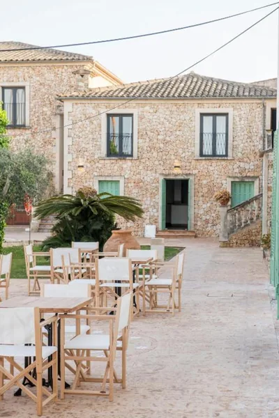 Curolla Petit Hotel — photo 11