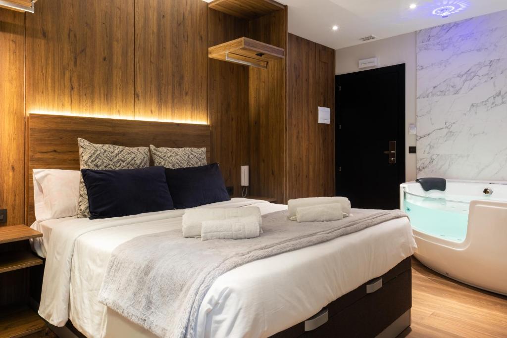 DAOS Suites & Terrace Marbella