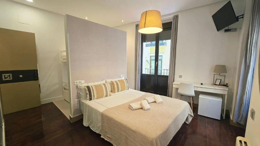 Habitación Cuádruple con balcón — Das Barbieri by DAS HOSTALES