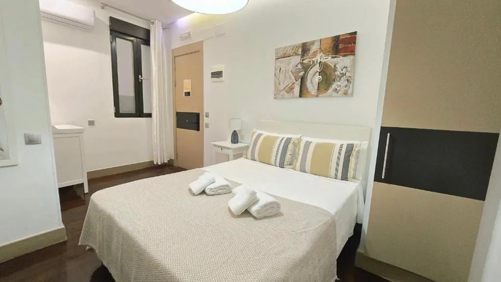 Habitación Doble con baño privado — Das Barbieri by DAS HOSTALES