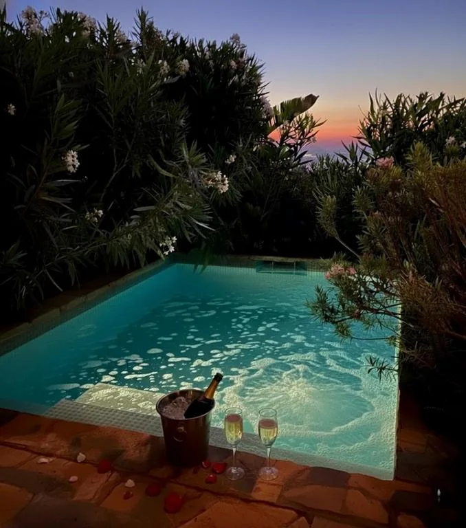 Bungalow com piscina e jardim privados — DDG Retreat