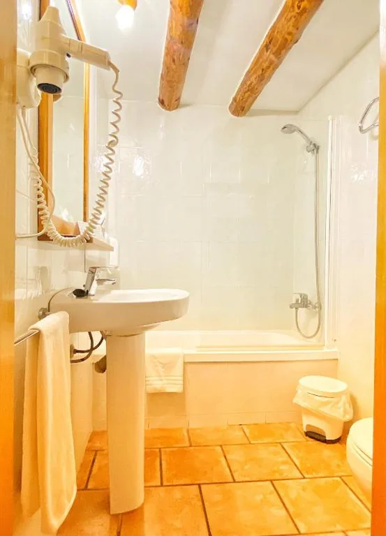 Habitación Dúplex Múltiple — Delta Hotel