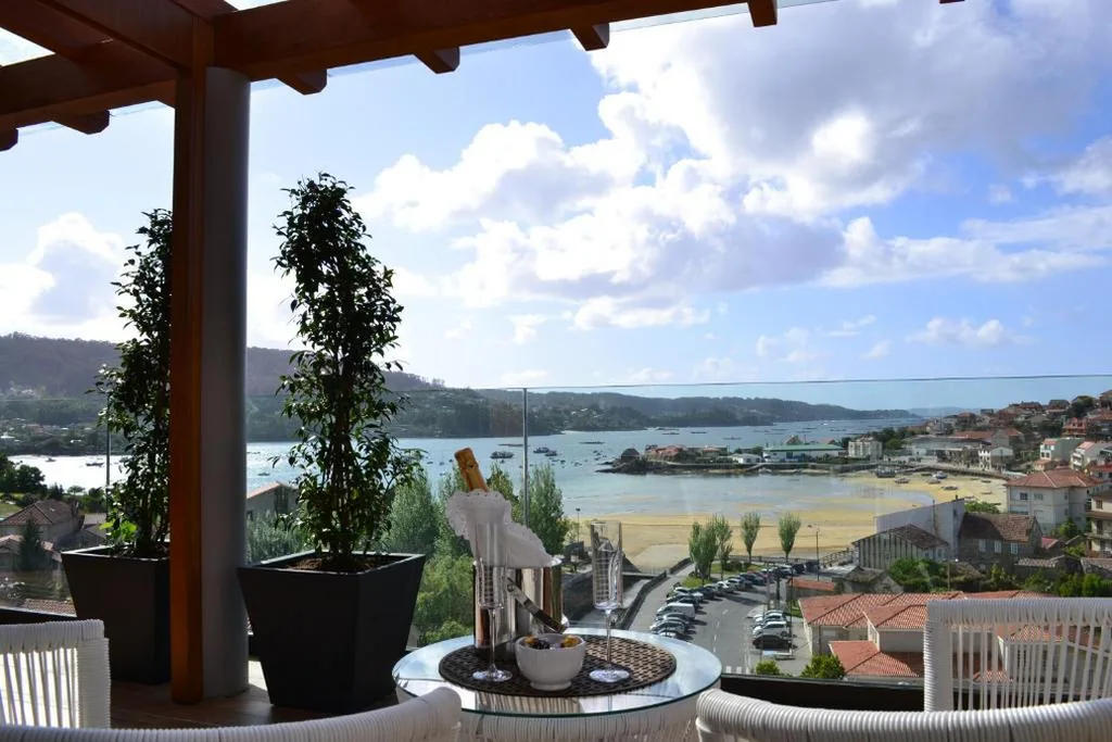 Suite con vistas al mar - Cama extragrande — Desconectate