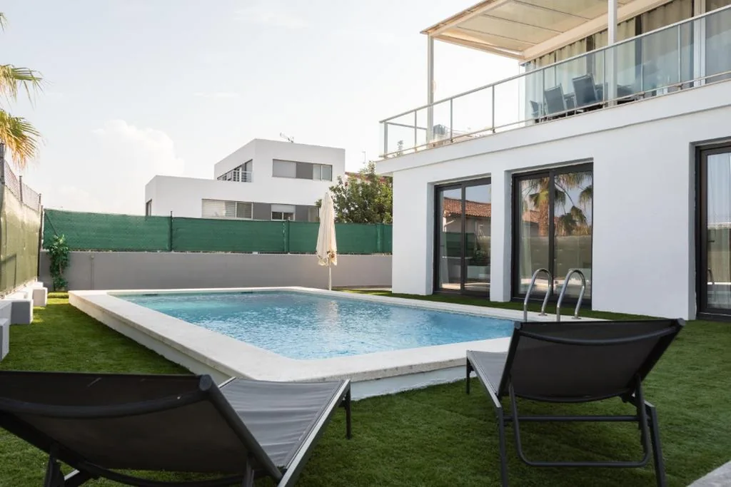 Villa con 3 camere da letto — Descubre Villa Oasis - Confort, diseño y naturaleza a un paso de Valencia