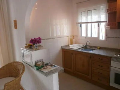 Detached Villa with Panoramic Sea & Mountain Views — 写真 3