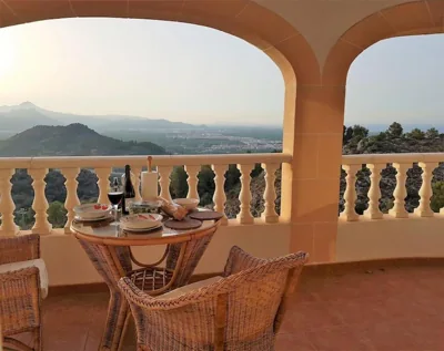 Detached Villa with Panoramic Sea & Mountain Views — 写真 8