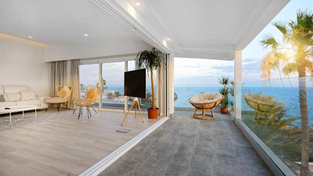 海の景色を望むアパートメント — Deva Beach Boutique Apartments