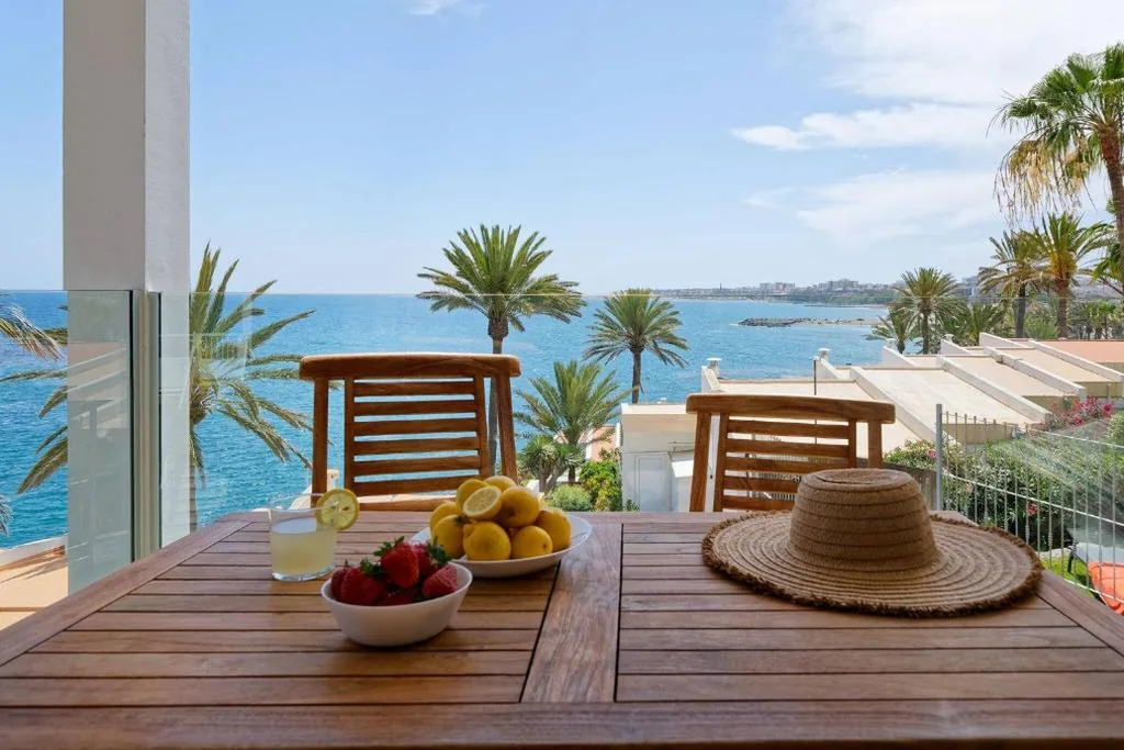 海の景色を望むアパートメント — Deva Beach Boutique Apartments