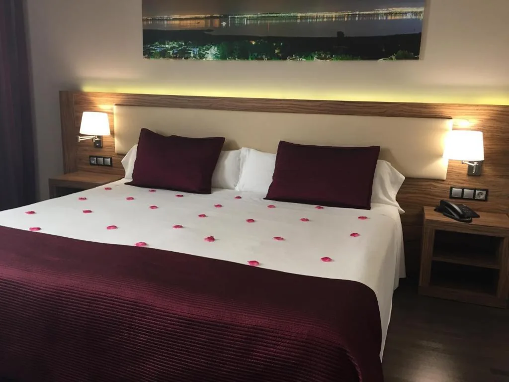 Habitación Doble Romántica — Dña Monse Hotel Spa & Golf