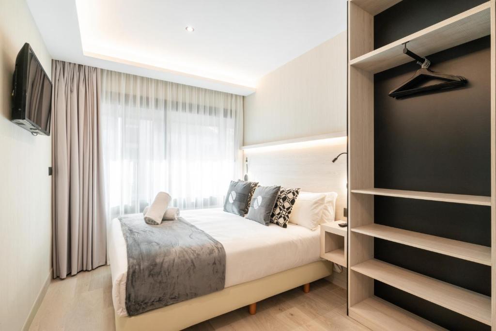 Dobo Madrid SB203