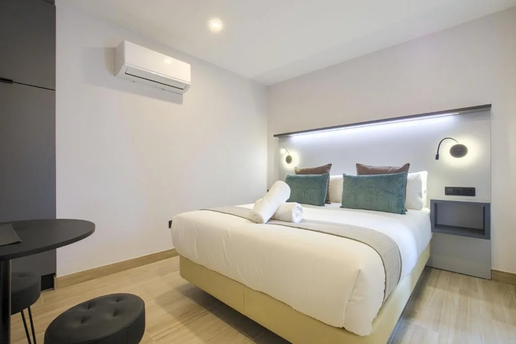 Doppelzimmer für Gäste mit eingeschränkter Mobilität — Dobo Madrid SB203