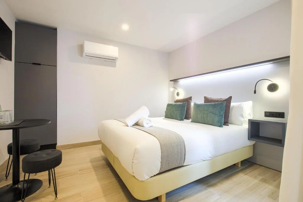 Doppelzimmer für Gäste mit eingeschränkter Mobilität — Dobo Madrid SB203