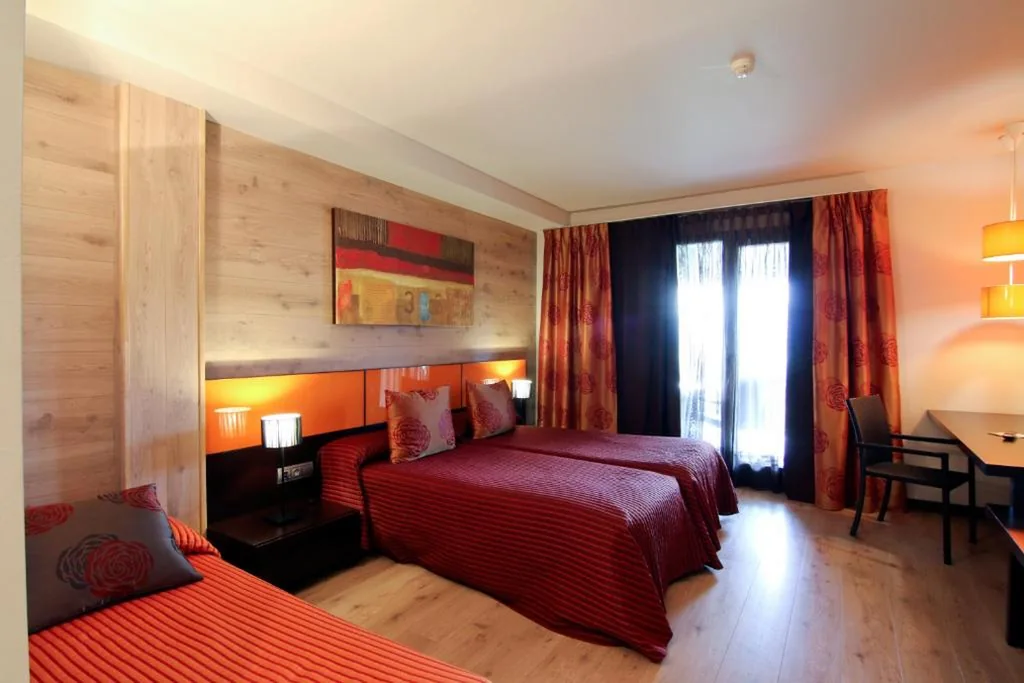 Camera doppia con 2 letti — Dolcet L´Hotel