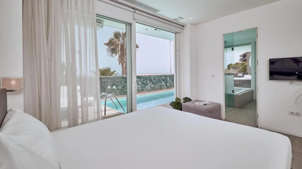 Suite Divinity Mar mit 1 Schlafzimmer, privatem Pool, Whirlpool und Meerblick — Domes Baobab Suites