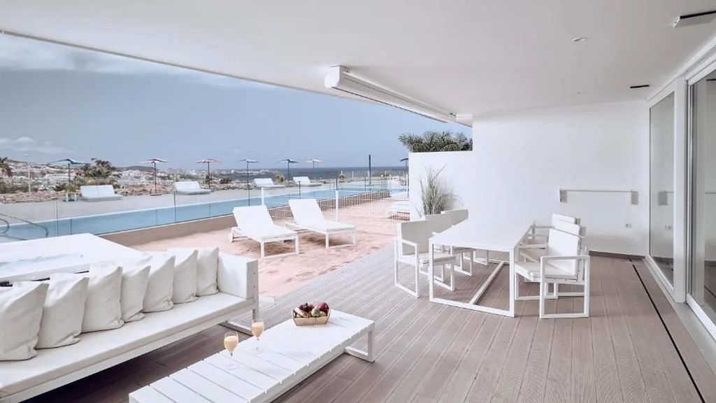 Suite Serenity Lago mit 2 Schlafzimmern, Whirlpool und Meerblick — Domes Baobab Suites