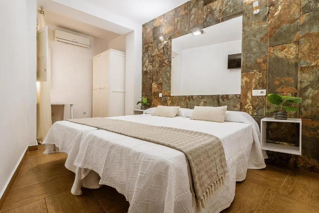 Double Room with Private Bathroom - 2 Beds — Doña Norma