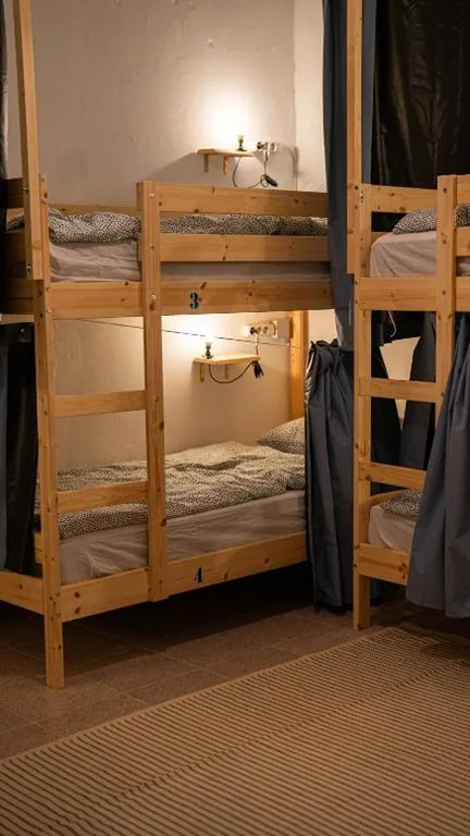 Lit individuel dans dortoir partagé de 4 lits — Doña Rose Surf Hostel