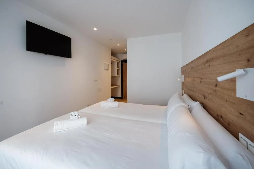 Camera doppia con letti singoli — Donosti rooms