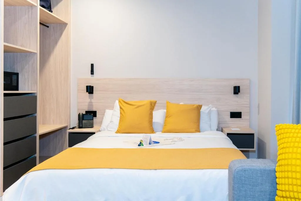 Habitación Doble Deluxe - 1 o 2 camas — Dorm4You Arena 2