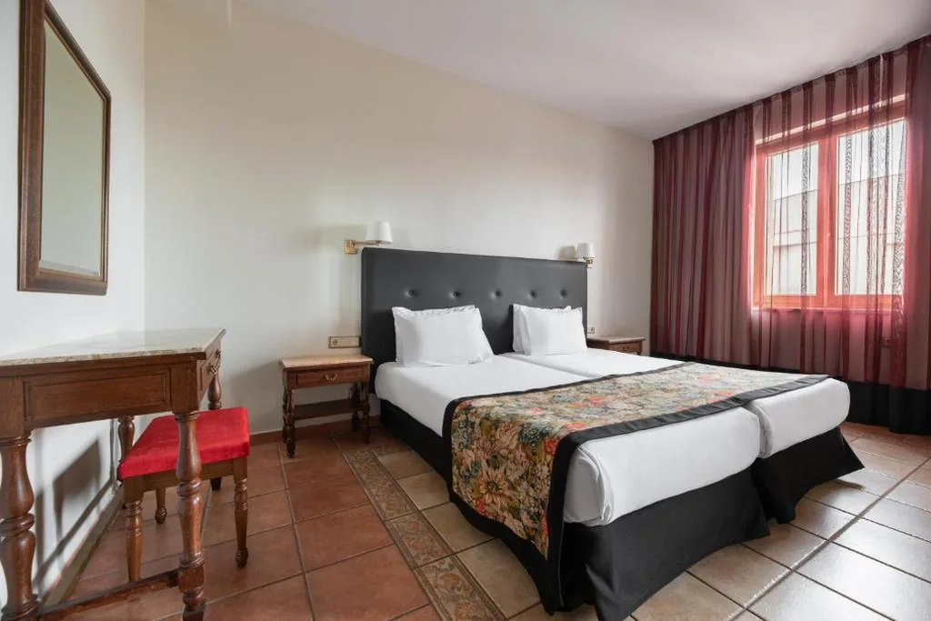 Habitación Familiar con aparcamiento — Dorma Alfonso VIII