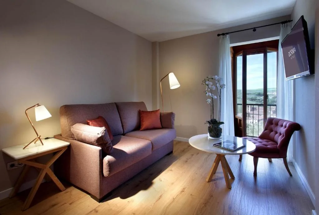 Quarto Triplo — Dorma Casa de Los Linajes