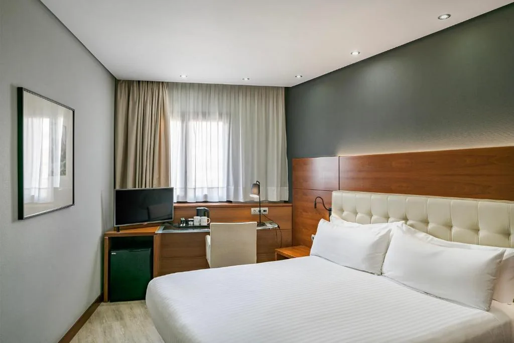 Habitación Doble Deluxe - 1 o 2 camas — Dorma Coliseum