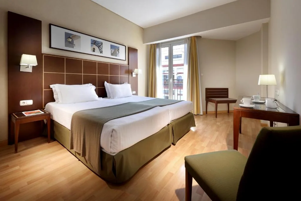 Double Room with Balcony — Dorma Tartessos
