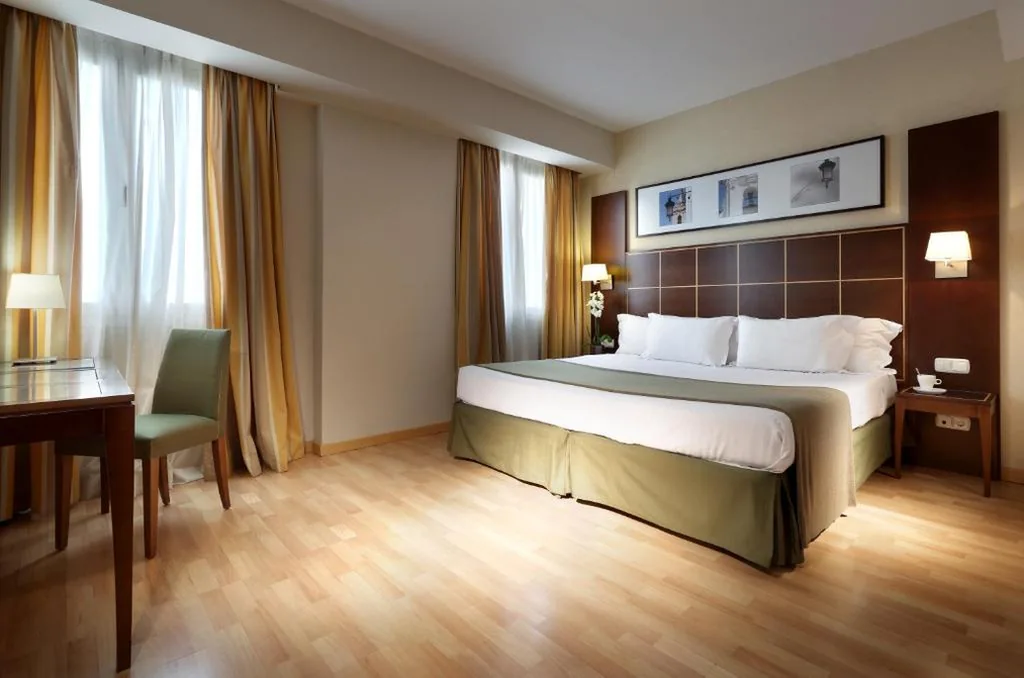 Triple Room — Dorma Tartessos