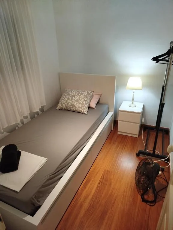Camera singola piccola — Double Interior Room Center City