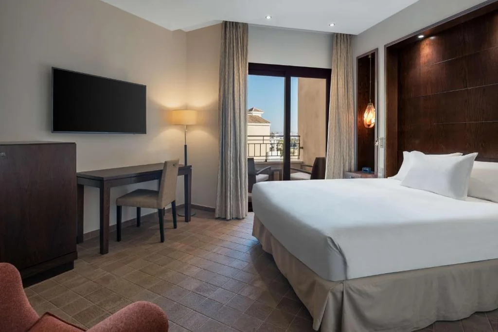 Habitación Superior - 1 cama grande — Doubletree By Hilton La Torre Golf Resort