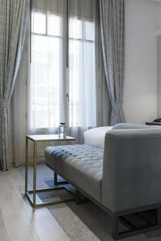 Habitación Deluxe con cama extragrande — DoubleTree by Hilton Madrid-Prado
