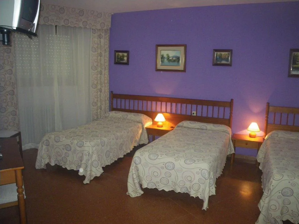 Habitación Triple — Duque De Osuna