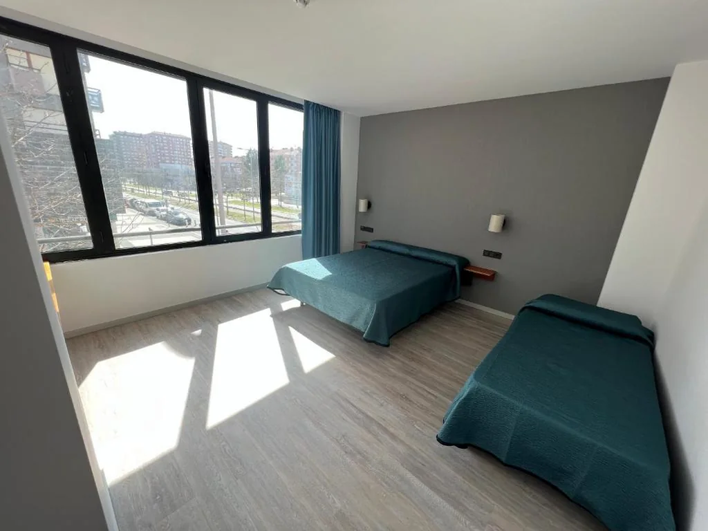 Double Room with Extra Bed (2 Adults + 1 Child) — Duque de Wellington