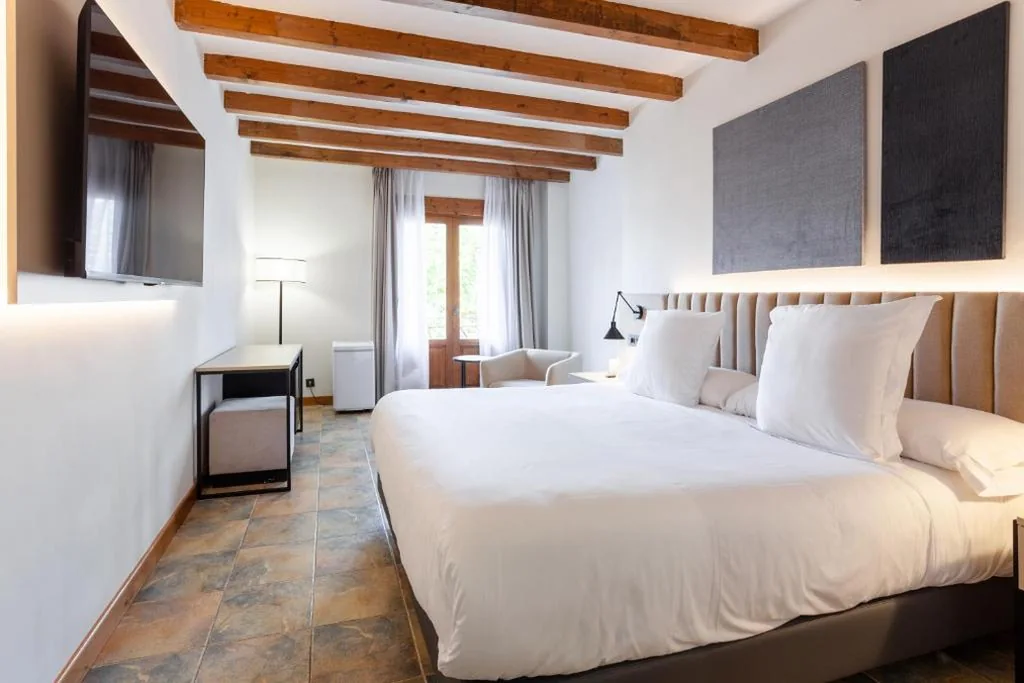 Dreibettzimmer — DWO Rioja Wine Hotel