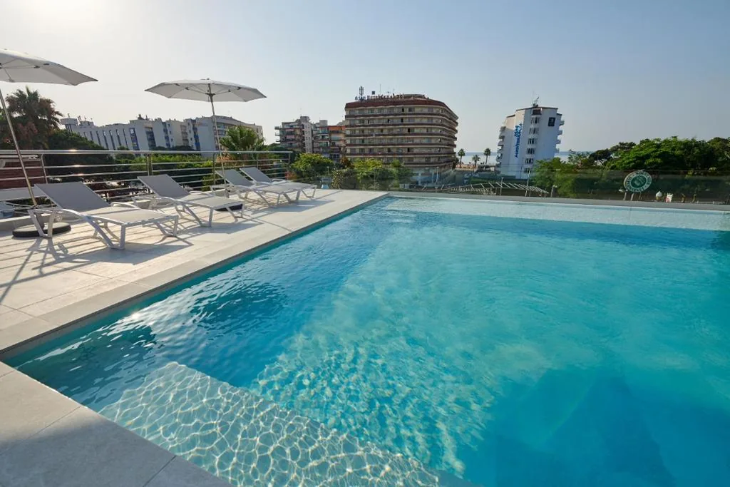 DWO Sirius - Adults Only
