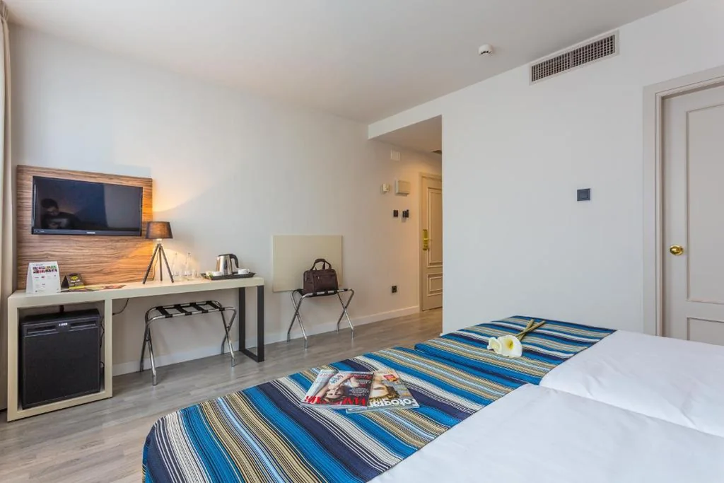 Quarto Duplo Standard - 1 ou 2 camas — DWO Urban Granada