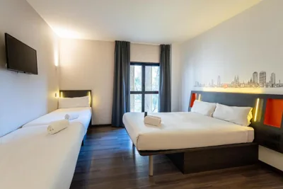 easyHotel Barcelona Fira — foto 8