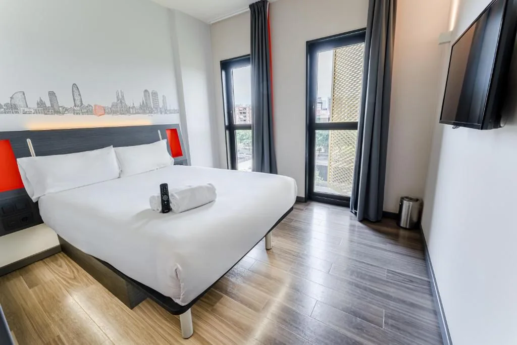 Quarto Duplo com janela — easyHotel Barcelona Fira