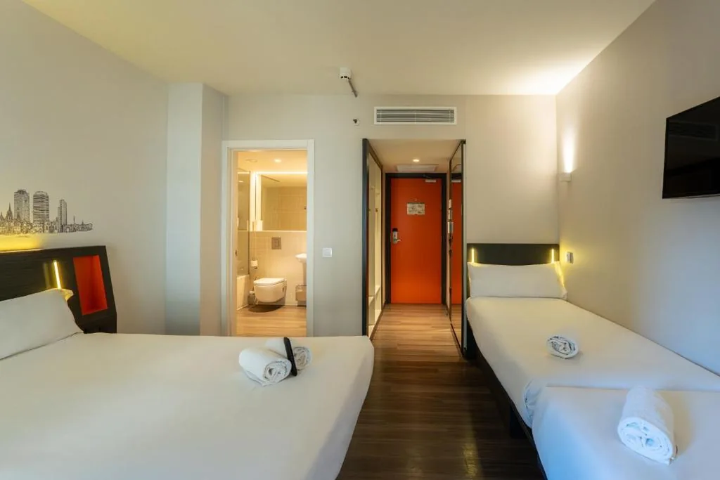 Quarto Familiar — easyHotel Barcelona Fira