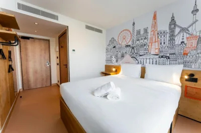 easyHotel Valencia Ciutat Vella — foto 11