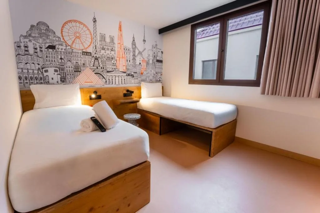 Quarto Duplo Standard - 2 camas — easyHotel Valencia Ciutat Vella