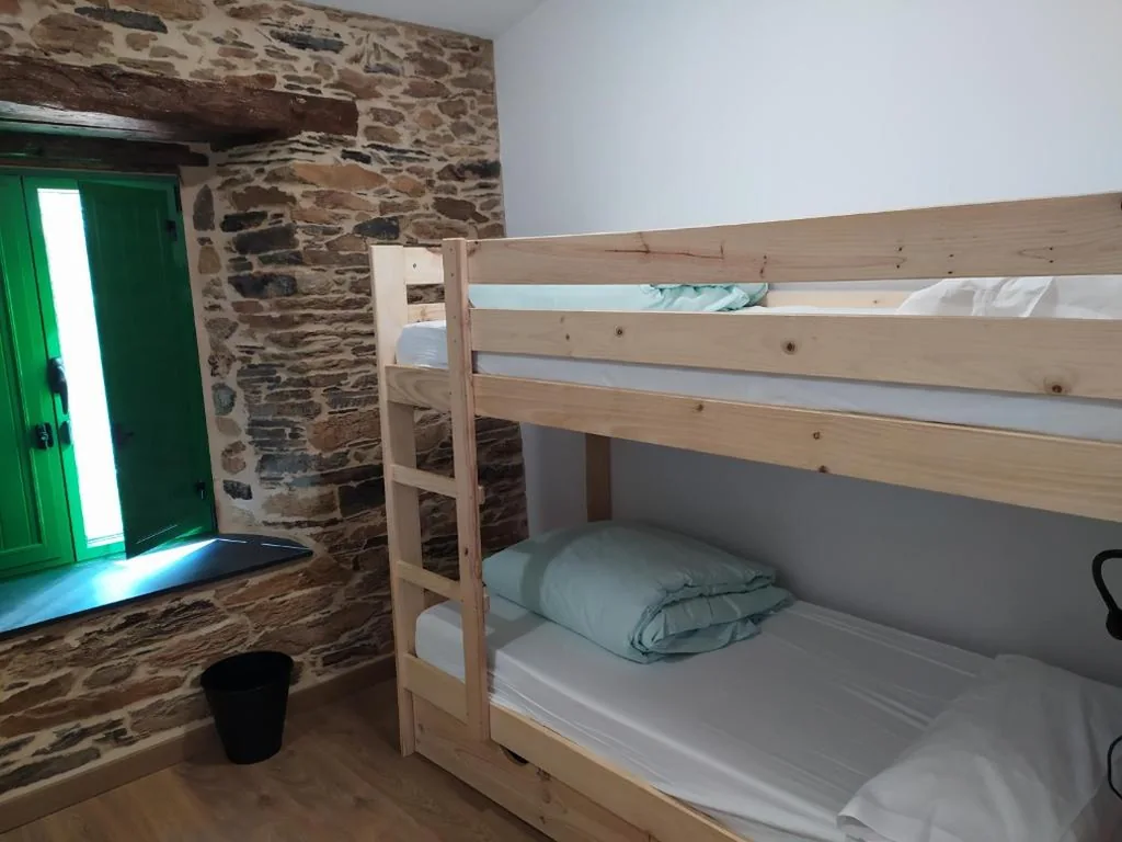 Vierbettzimmer mit Bergblick — Eco dos Teixos