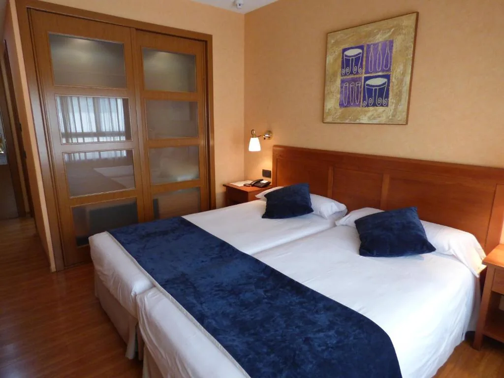Habitación Doble con cama supletoria (2 adultos + 1 niño) - 2 camas — Eco Via Lusitana