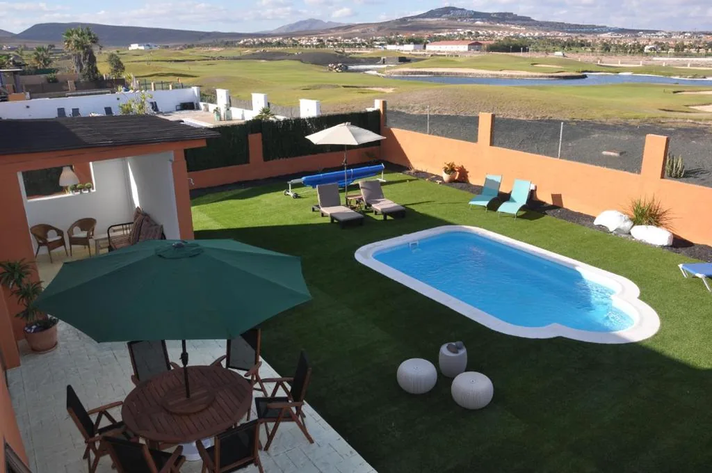 Villa — ECO Villa White Suite with climatized pool